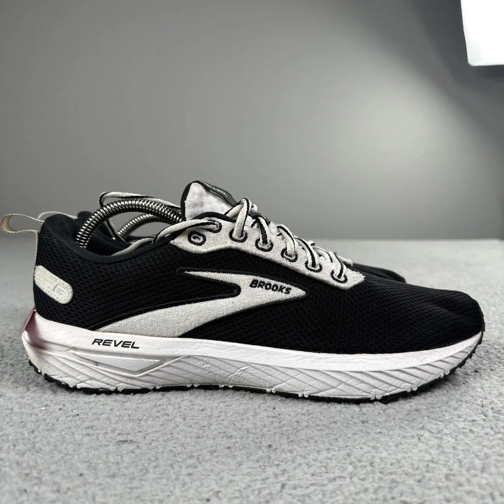 Brooks Revel 6 Men Running Shoes 10 Black White Sneakers 1103981D087
